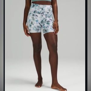 LULULEMON ALIGN™ SHORT *6"
Kaleidofloral Multi